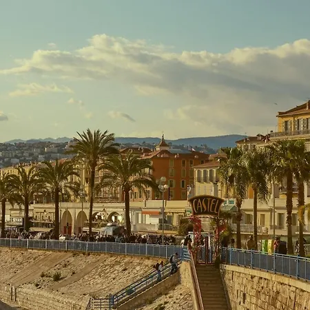 Au Coeur Du Vieux-nice, A 5 Minutes Apartment